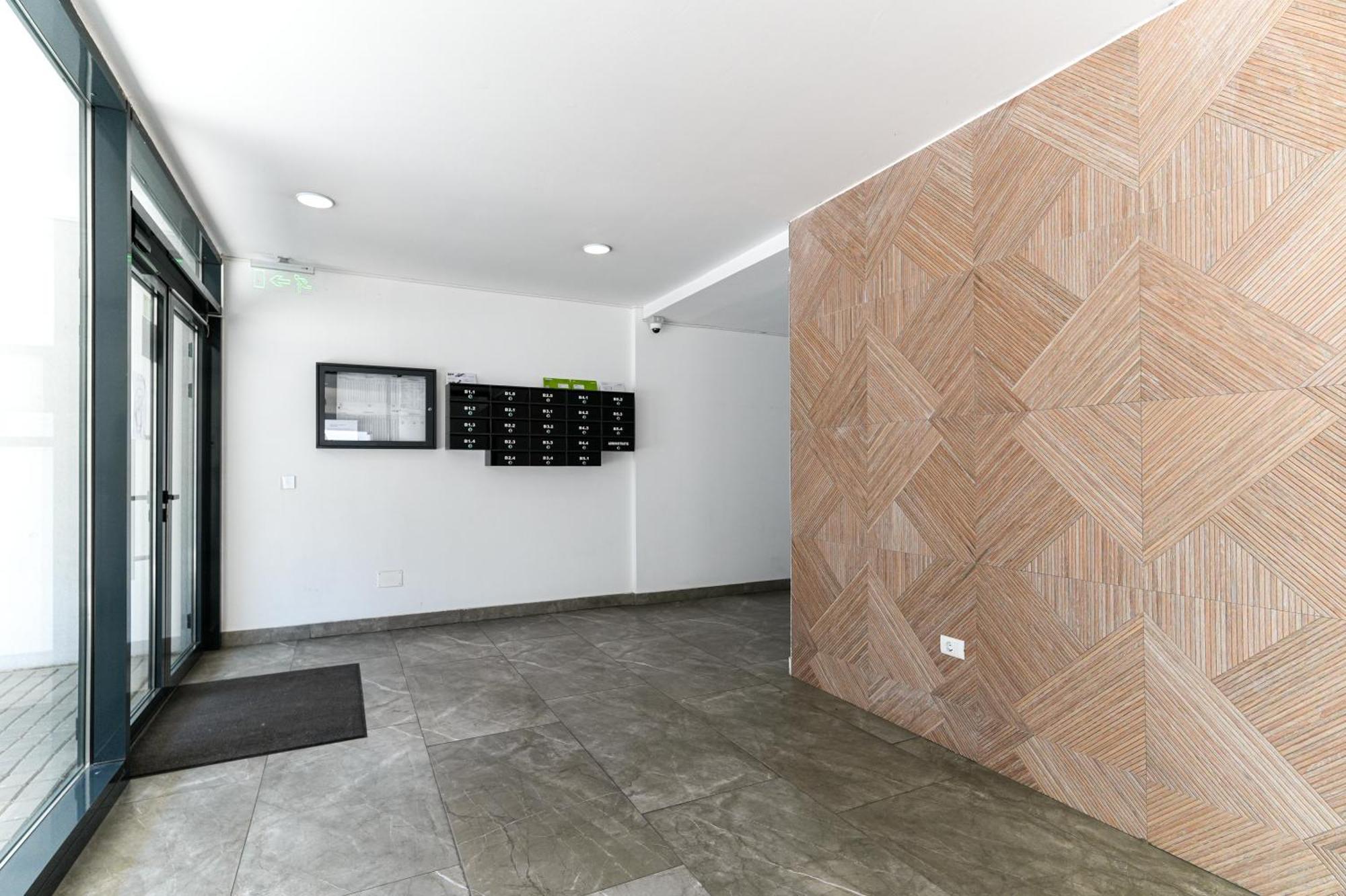 Maria - Modern Apartment With Parking And Workspace Букурещ Екстериор снимка